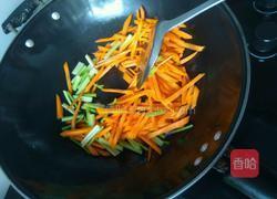 红萝卜丝炒牛肉丝的做法图解4