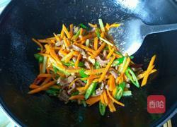 红萝卜丝炒牛肉丝的做法图解8
