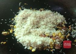 香菇腊肠焖饭的做法图解7