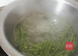豆角炒香肠的做法图解5