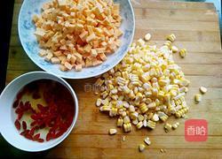 枸杞炒玉米的做法图解2