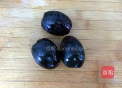 青椒拌皮蛋的做法图解2