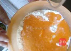 Illustration of how to make pork and sauerkraut dumplings 1