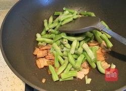 猪肉炒豆角的做法图解6