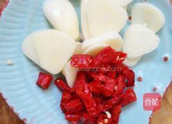 核桃仁拌木耳的做法图解7