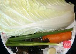 白菜猪肉炒木耳的做法图解1