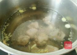 莲藕排骨汤的做法图解6