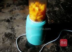 芒果汁的做法图解3