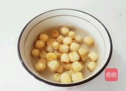 小肠莲子汤的做法图解1