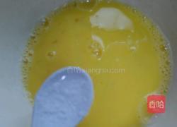 鸡蛋炒火腿肠的做法图解3