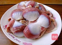 孜然爆鸭胗的做法图解1