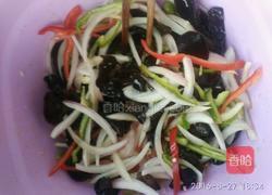 洋葱木耳的做法图解3