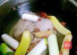 Illustration of how to make mutton steamed buns 17