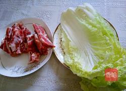 排骨炖白菜的做法图解1