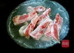 排骨炖白菜的做法图解2