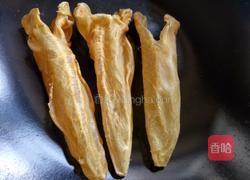 燕窝炖黄花胶的做法图解1