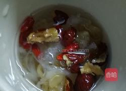 燕窝炖黄花胶的做法图解7