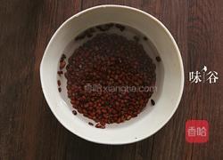 红豆莲子百合糖水的做法图解2