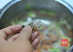 虾仁豆腐汤的做法图解5