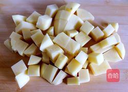 土豆烧肉的做法图解1