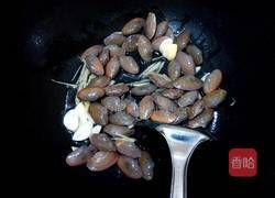 爆炒花甲的做法图解4