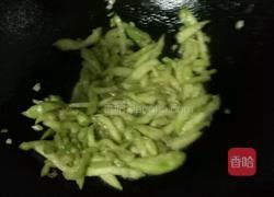 茄丝炒面的做法图解7