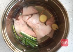 莲藕猪脚的做法图解2
