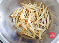 干煸藕条的做法图解6