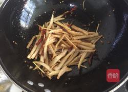 干煸藕条的做法图解10