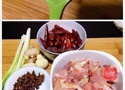辣子鸡丁的做法图解1