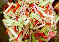 芹菜牛肉丝的做法图解5