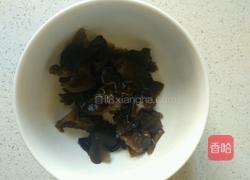 腐竹黄瓜清拌花生米的做法图解3