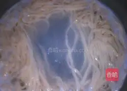 Illustration of how to make tomato and egg fried noodles 7