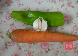 凉拌胡萝卜丝的做法图解1