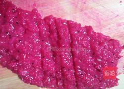 火龙果彩色水饺香菇猪肉馅的做法图解1