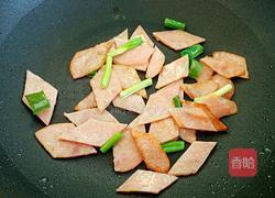 尖椒火腿炒鸡蛋的做法图解5