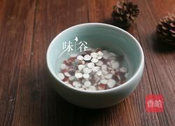 芡实莲子煲猪心的做法图解2