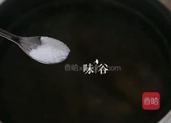 芡实莲子煲猪心的做法图解6