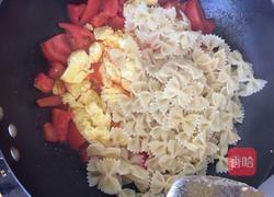 西红柿鸡蛋烩蝴蝶面的做法图解6