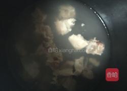 清汤排骨的做法图解2