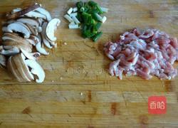 香菇肉丝面的做法图解2