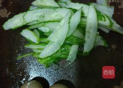 青瓜炒七彩山鸡蛋的做法图解1