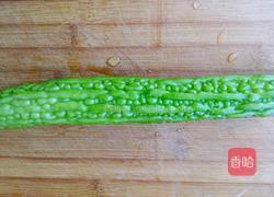 凉拌苦瓜的做法图解1