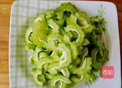 凉拌苦瓜的做法图解3