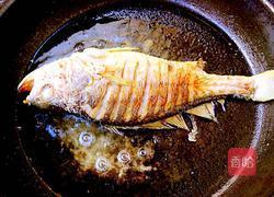 煎黄花鱼的做法图解5