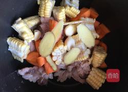 玉米排骨汤的做法图解5