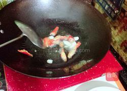 芹菜炒里脊肉的做法图解1