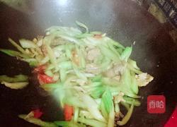 芹菜炒里脊肉的做法图解6