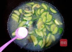 皮蛋黄瓜汤的做法图解6