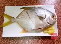 炸鲳鱼的做法图解2